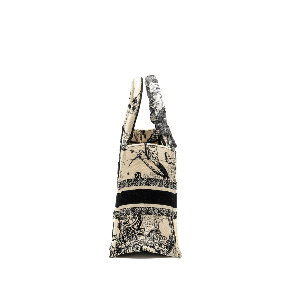 dior-small-book-tote-latte-black-toile-de-jouy-zodiac-embroidery-1