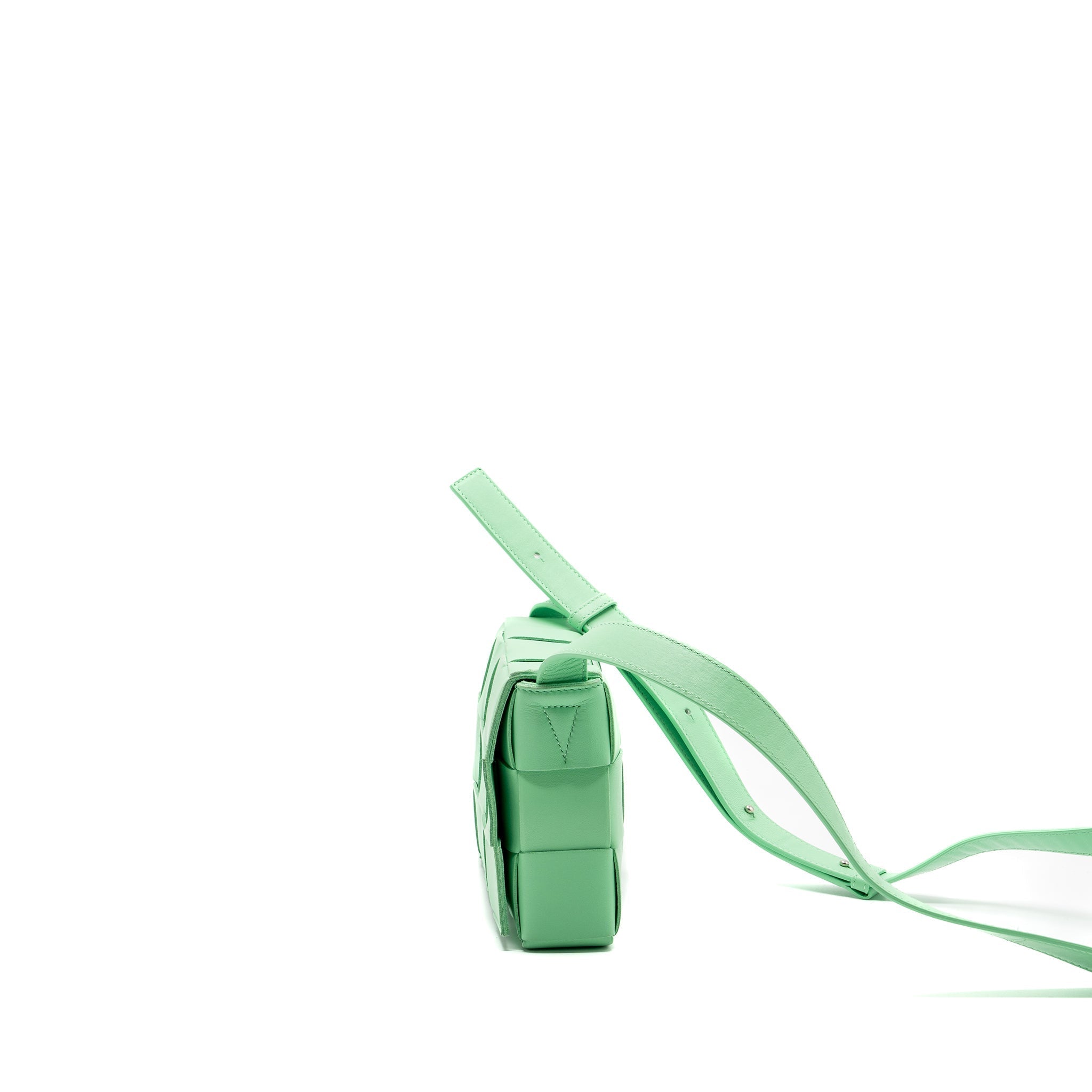 bottega-veneta-classic-cassette-bag-lambskin-light-green-shw-copy