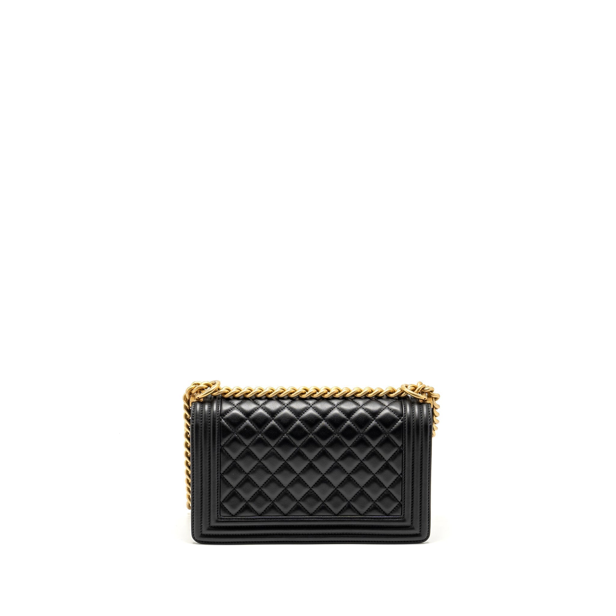 chanel-medium-boy-bag-lambskin-black-ghw