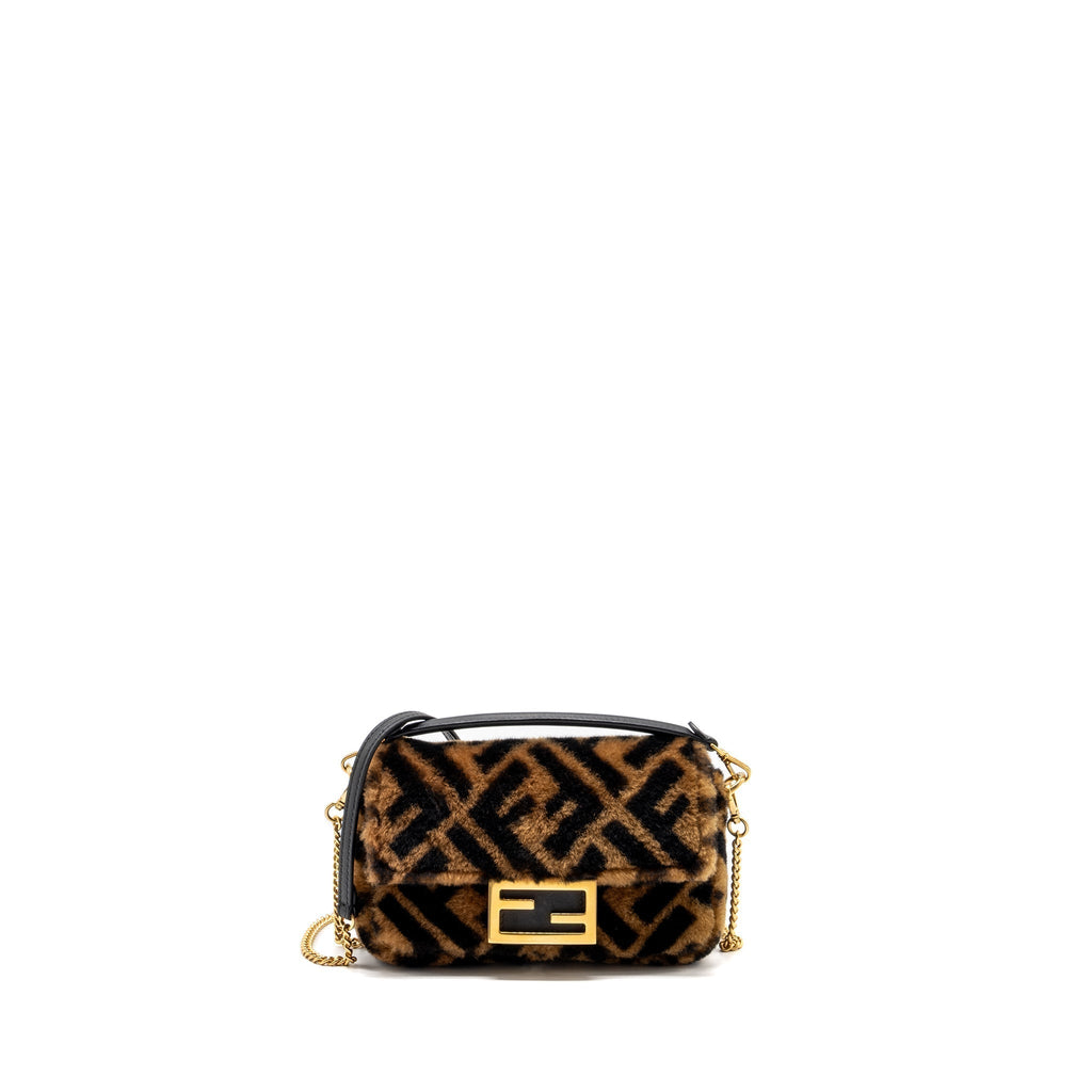 fendi-mini-baguette-bag-lamb-fur-black-brown-ghw