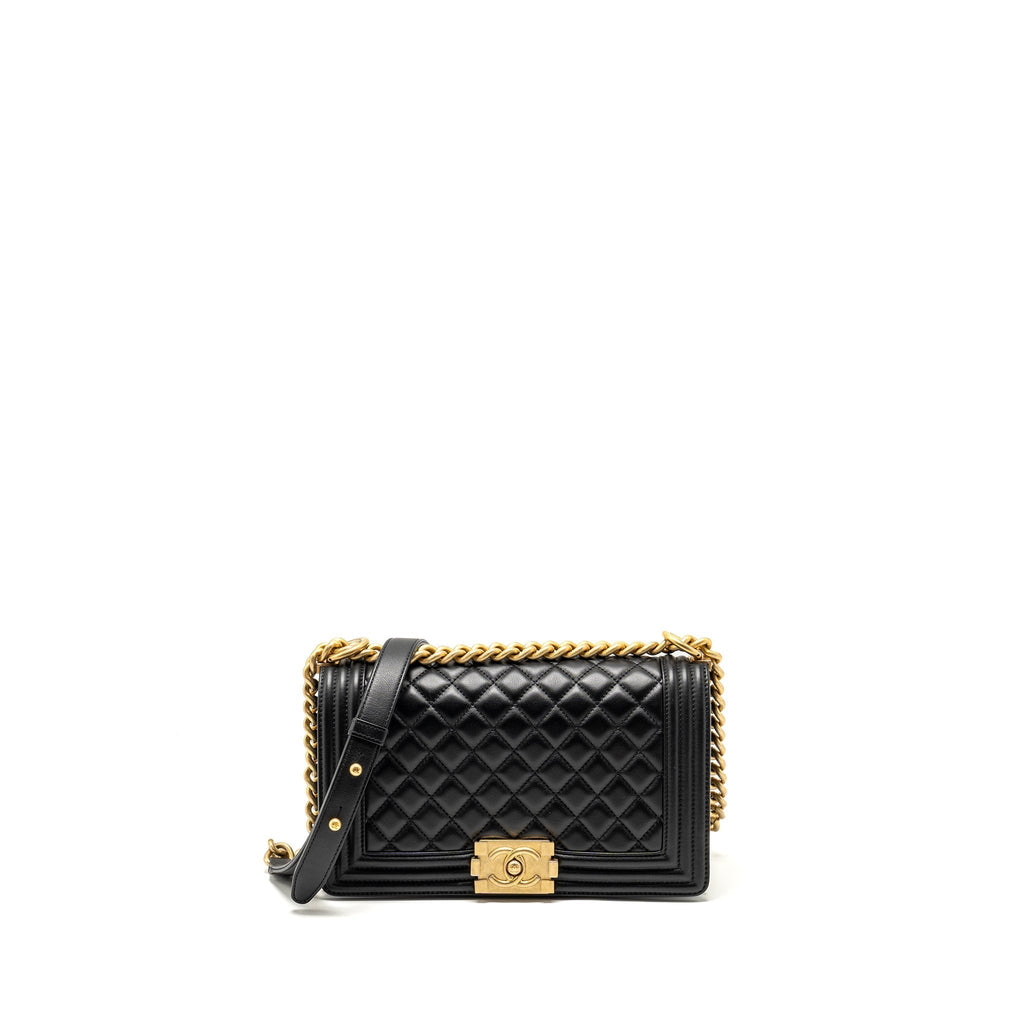 chanel-medium-boy-bag-lambskin-black-ghw