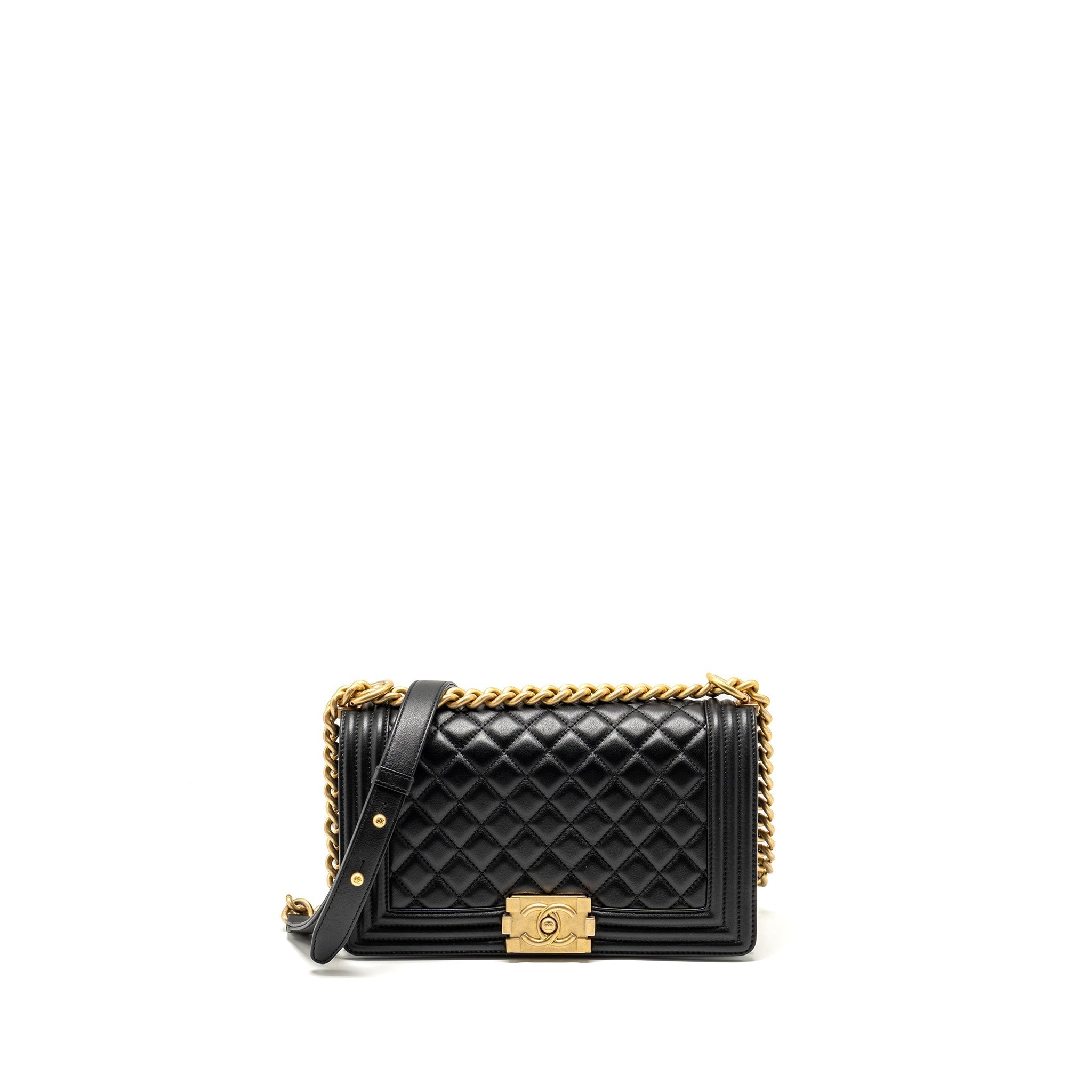 chanel-medium-boy-bag-lambskin-black-ghw