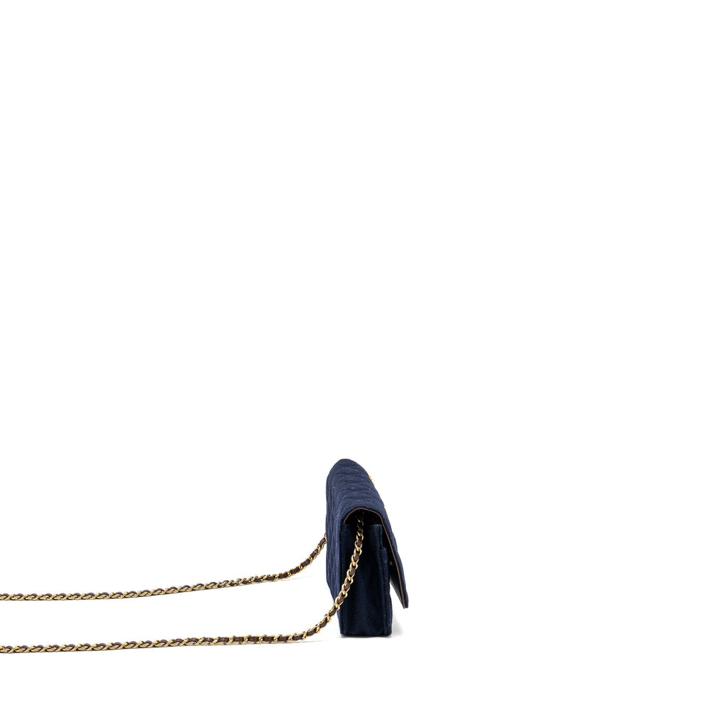 chanel-classic-wallet-on-chain-with-charms-velvet-black-ghw