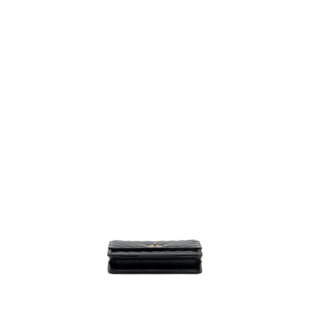 chanel-chevron-2-55-reissue-wallet-on-chain-aged-calfskin-black-ghw-microchip