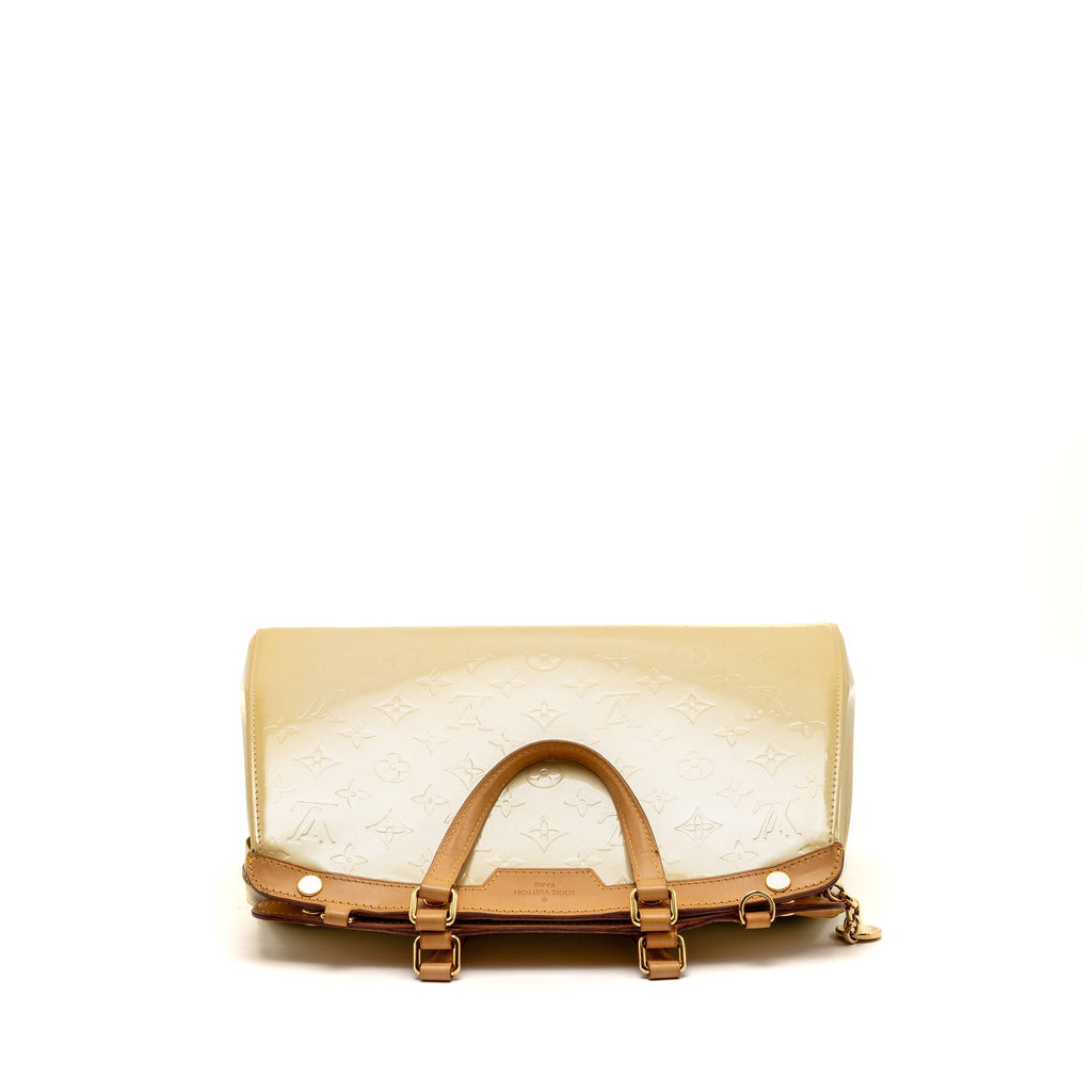 louis-vuitton-vernis-brea-mm-patent-monogram-light-beige-ghw