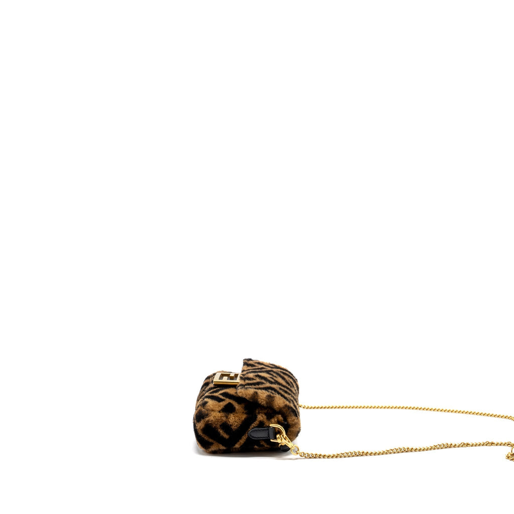 fendi-mini-baguette-bag-lamb-fur-black-brown-ghw