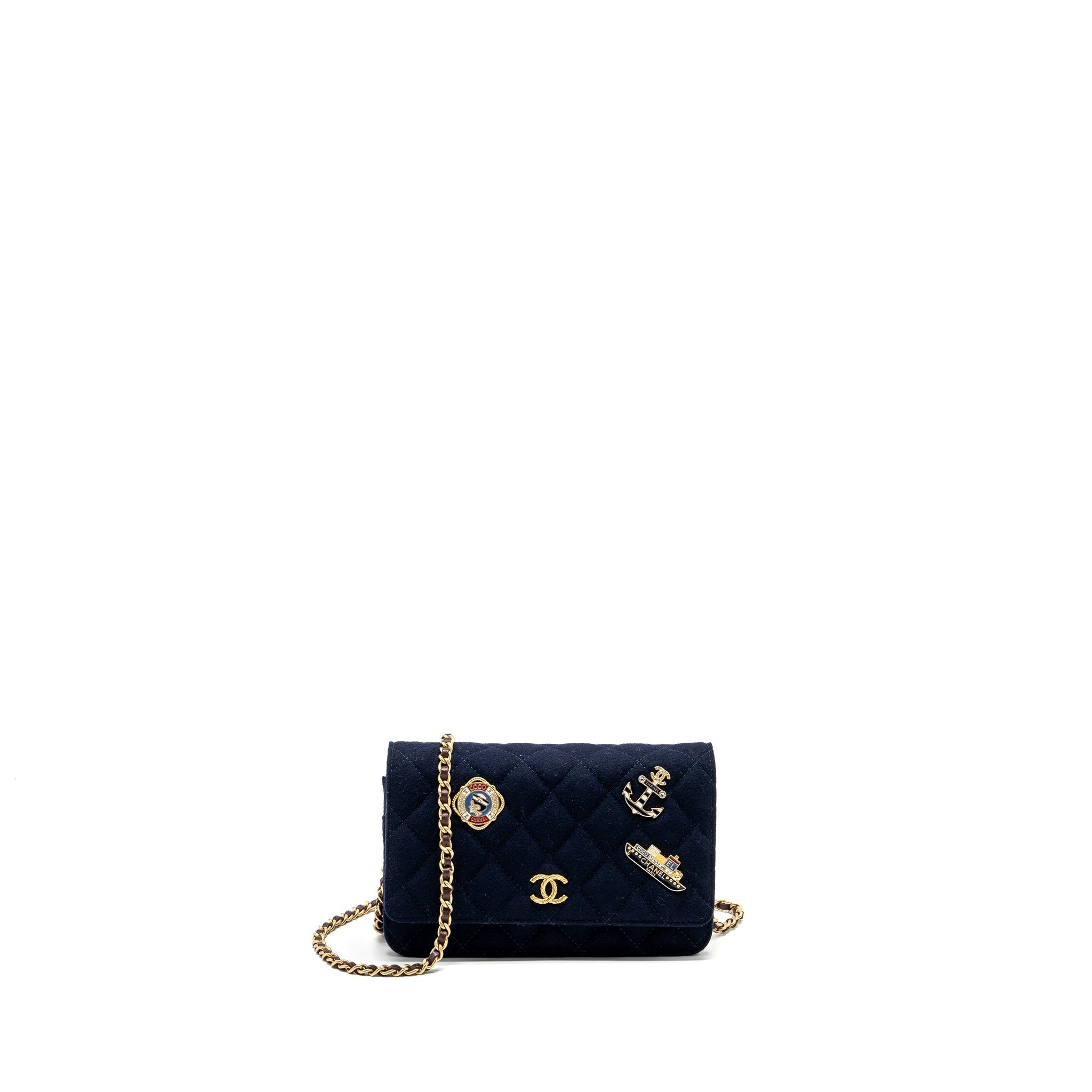 chanel-classic-wallet-on-chain-with-charms-velvet-black-ghw