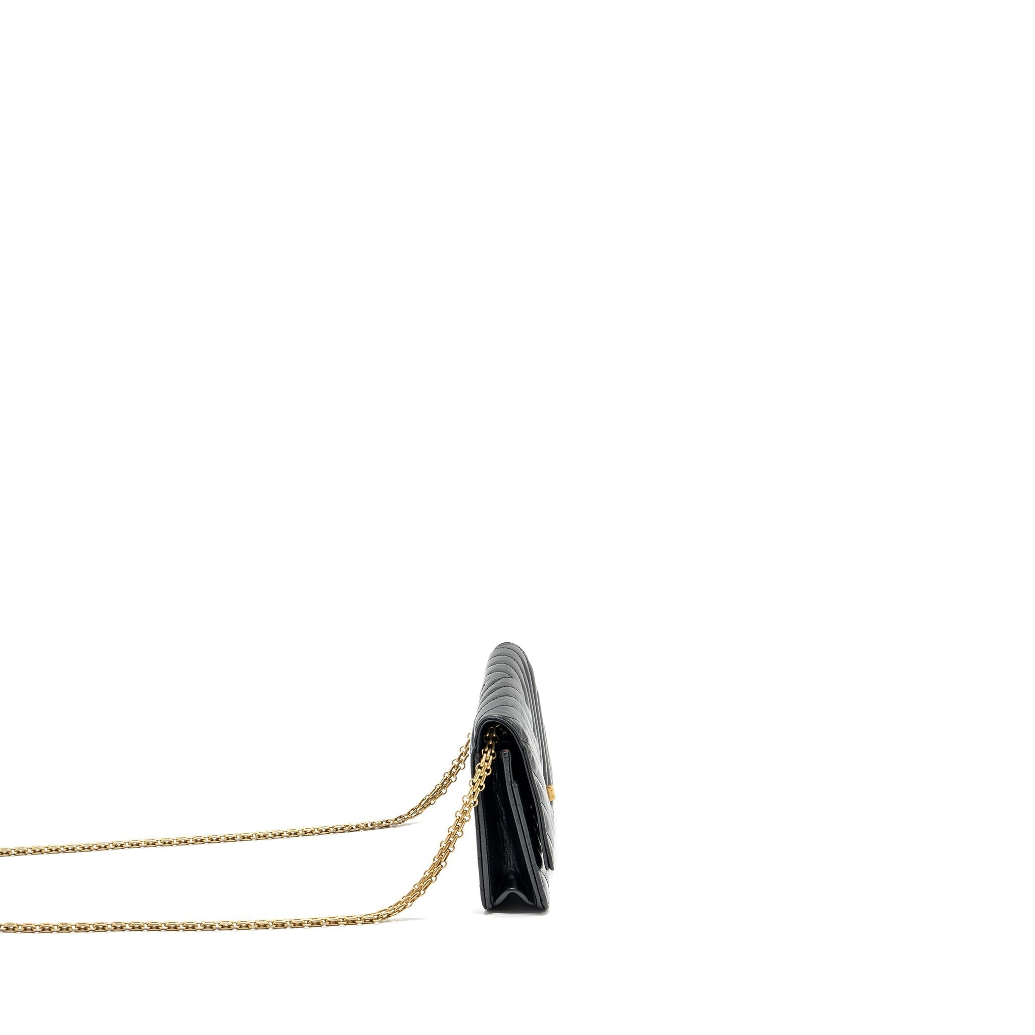chanel-chevron-2-55-reissue-wallet-on-chain-aged-calfskin-black-ghw-microchip