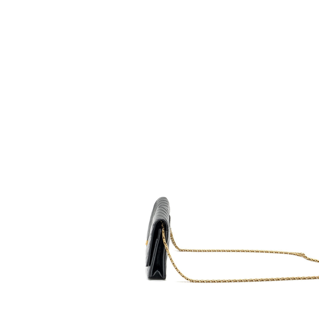 chanel-chevron-2-55-reissue-wallet-on-chain-aged-calfskin-black-ghw-microchip