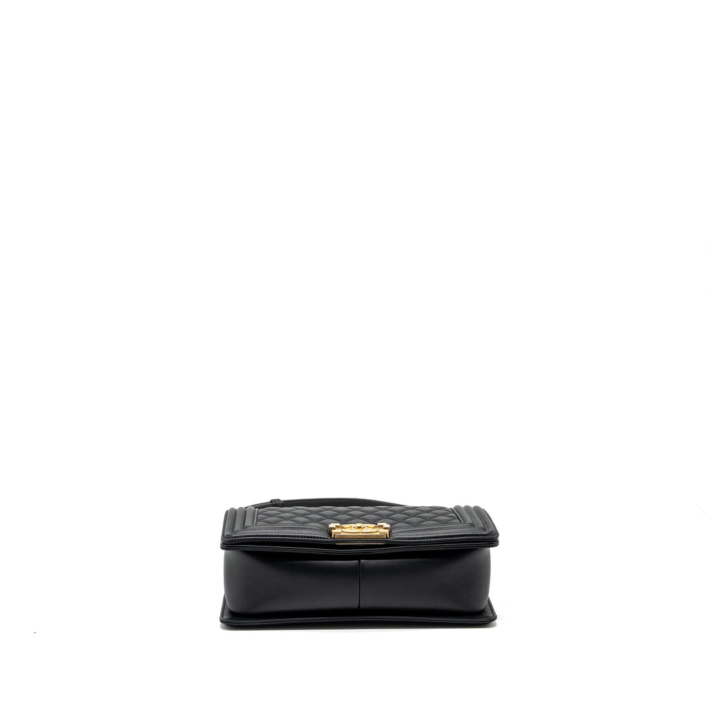 chanel-medium-boy-bag-smooth-calfskin-black-ghw