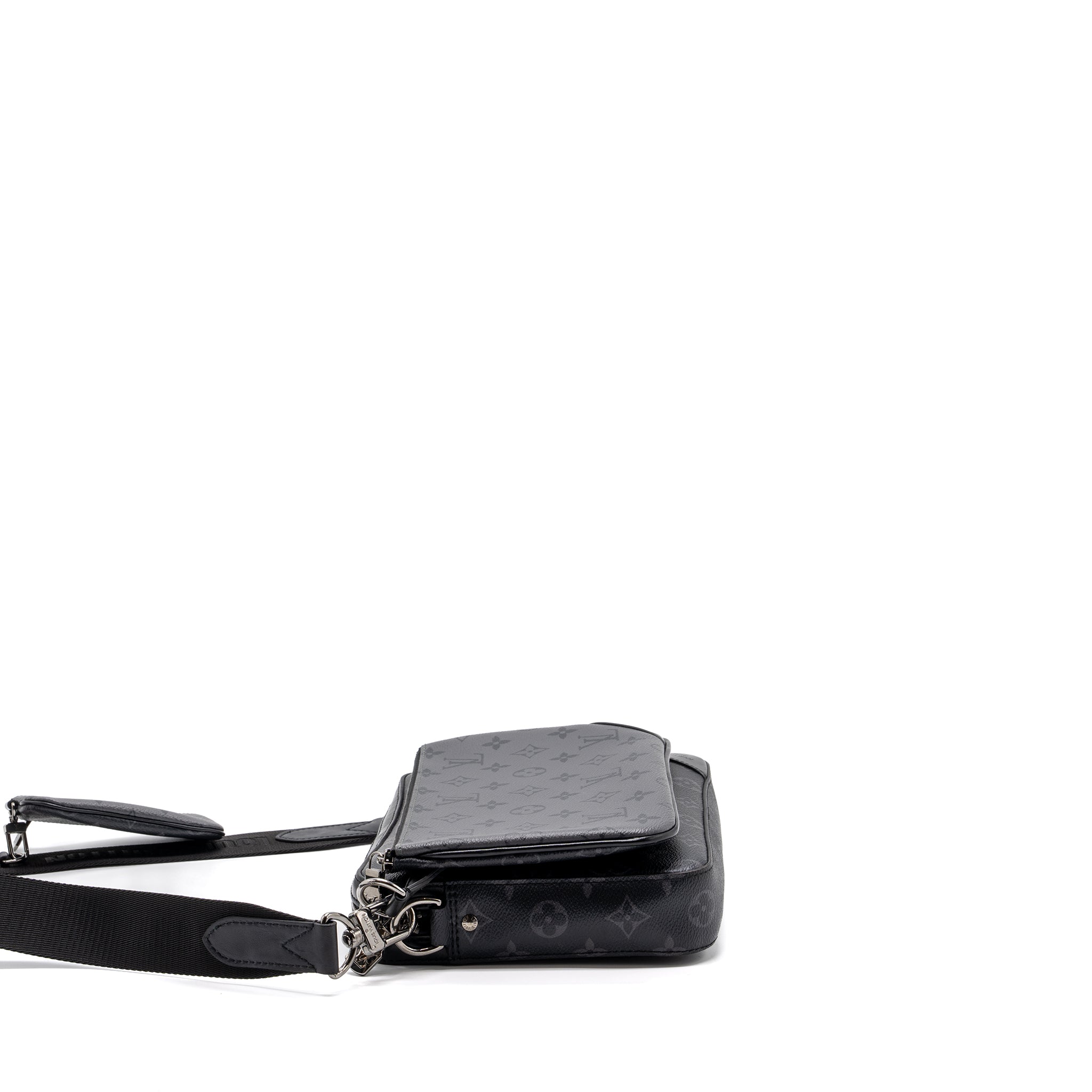 louis-vuitton-trio-messenger-bag-monogram-eclipse-shw-1