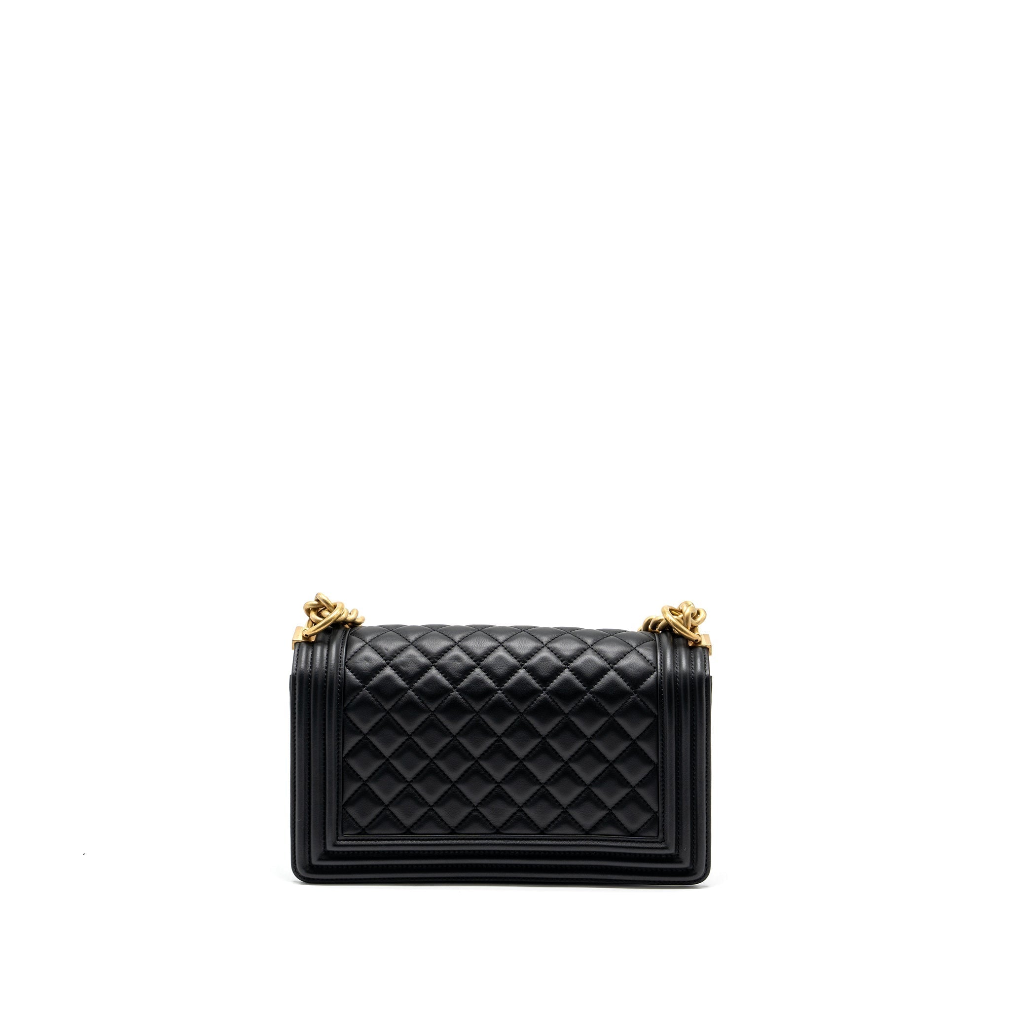 chanel-medium-boy-bag-smooth-calfskin-black-ghw