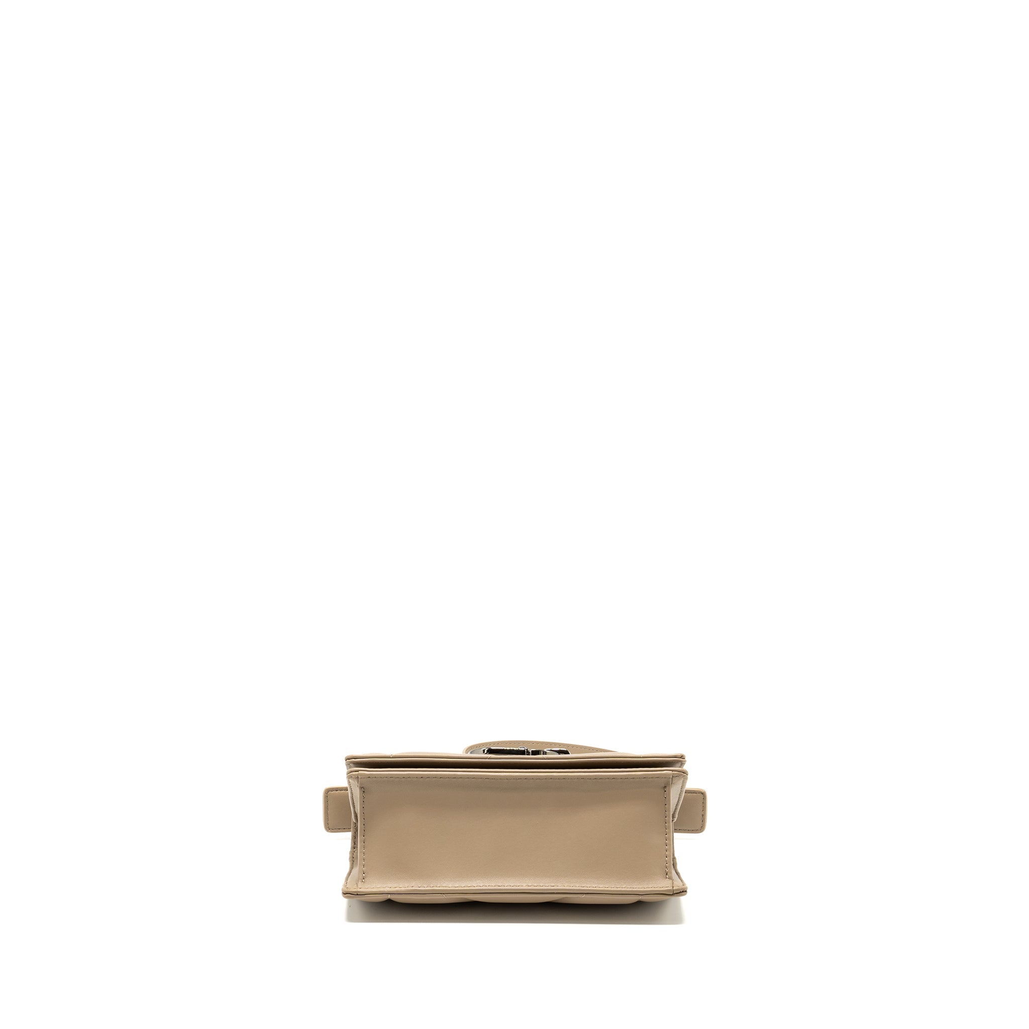 dior-30-montaigne-pouch-with-shoulder-strap-lambskin-beige-black-hardware-copy