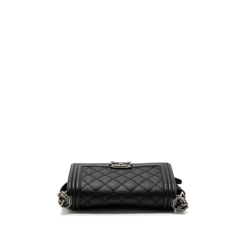 chanel-medium-boy-bag-calfskin-black-ruthenium-shw