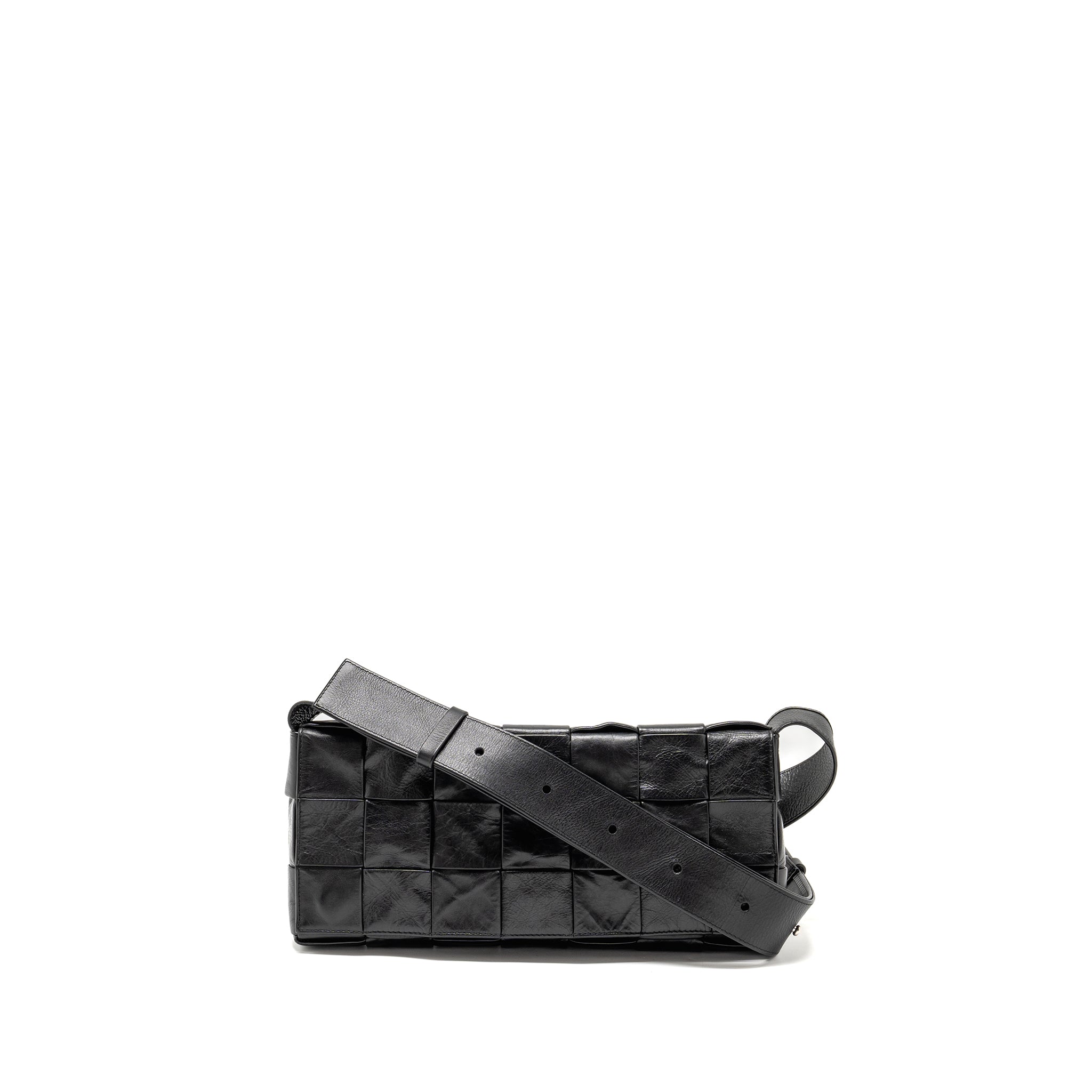 bottega-veneta-cassette-bag-aged-calfskin-black-shw-1