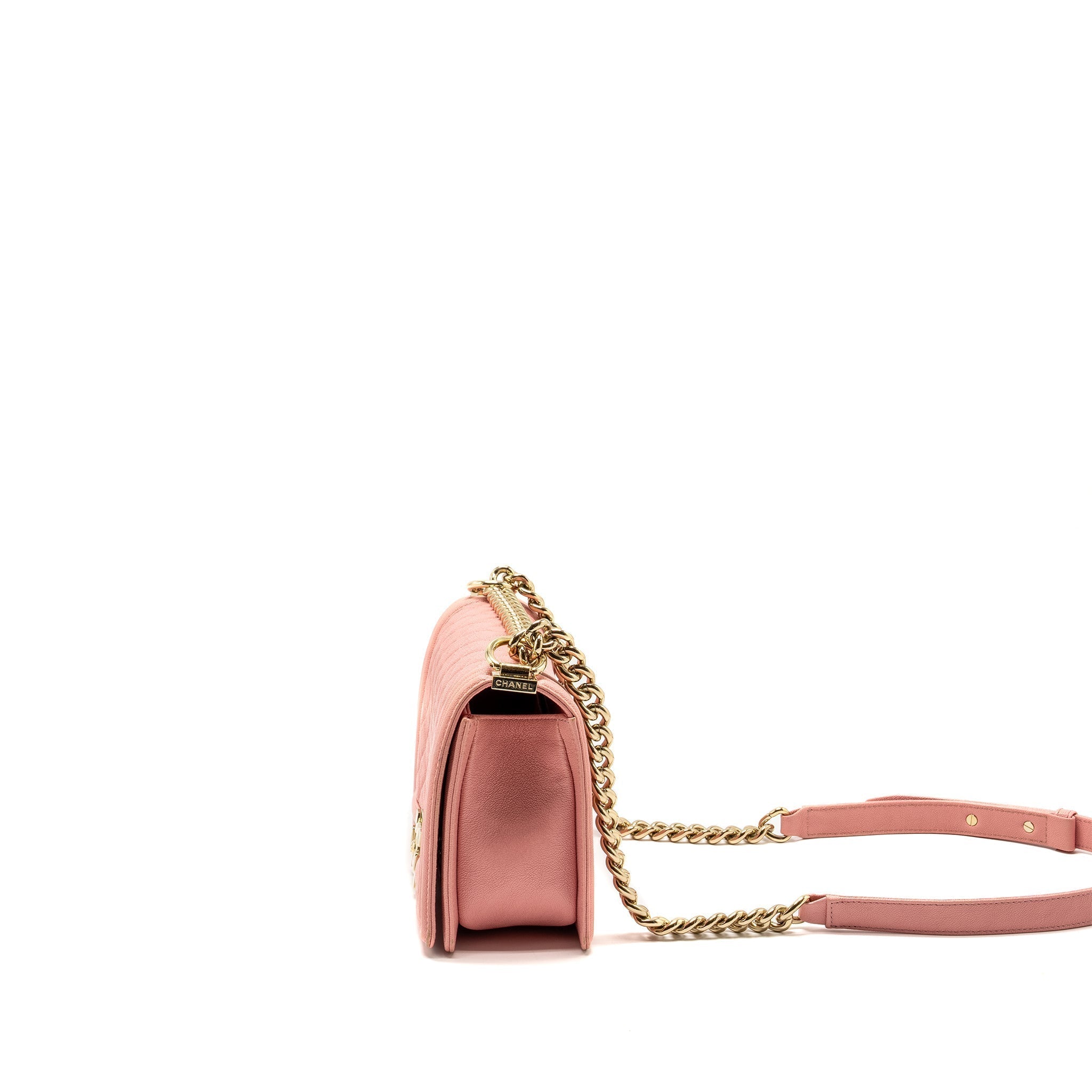 chanel-medium-boy-bag-caviar-pink-lghw-1