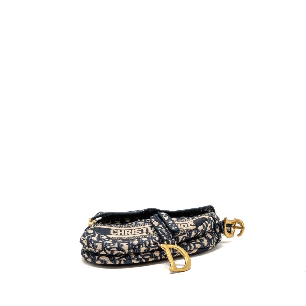 dior-medium-saddle-bag-oblique-embroidery-canvas-blue-ghw-1