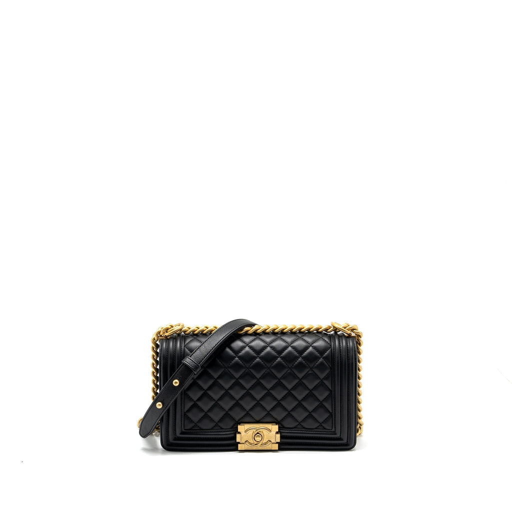 chanel-medium-boy-bag-smooth-calfskin-black-ghw