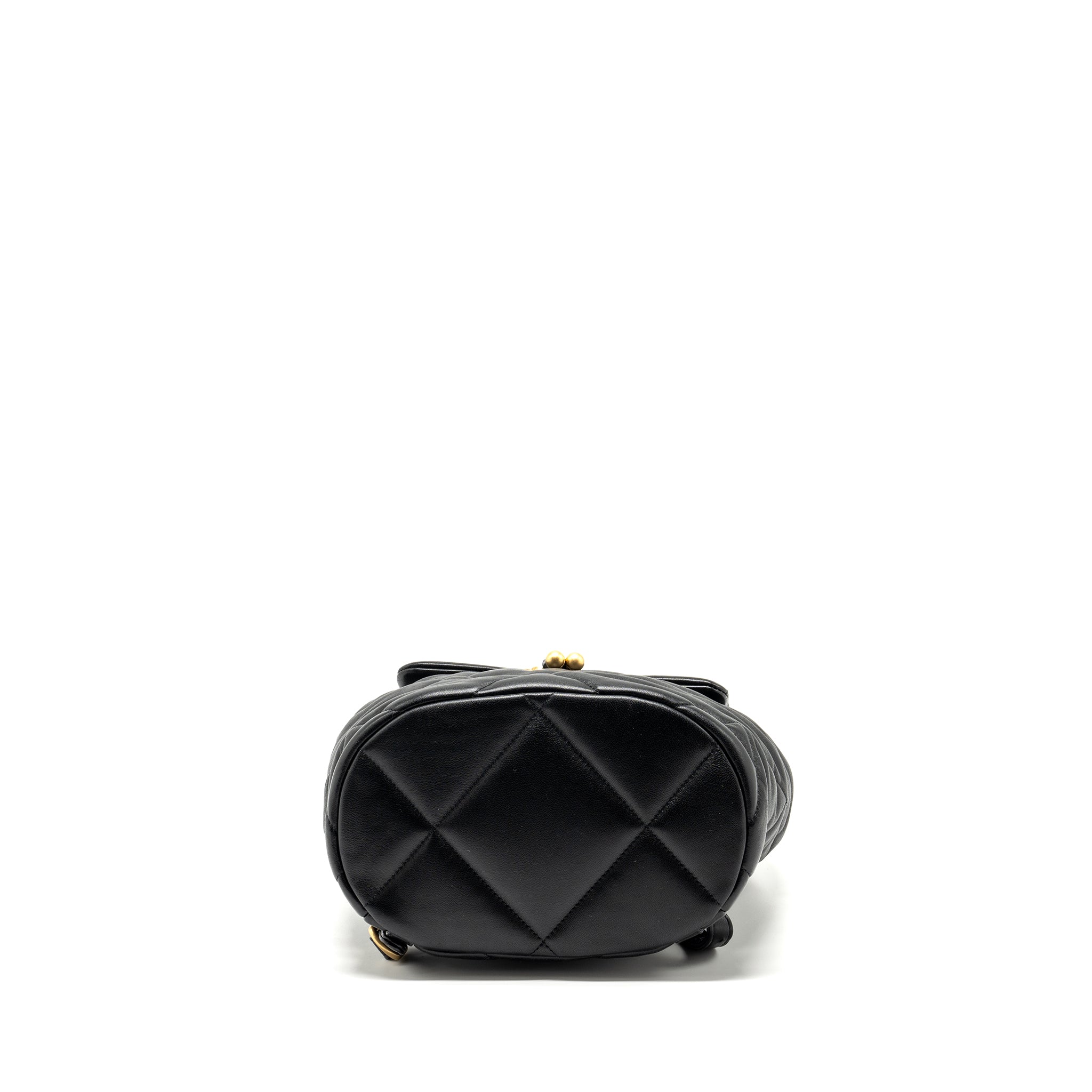 chanel-24c-19-backpack-shiny-lambskin-black-multicolour-hardwaremicrochip