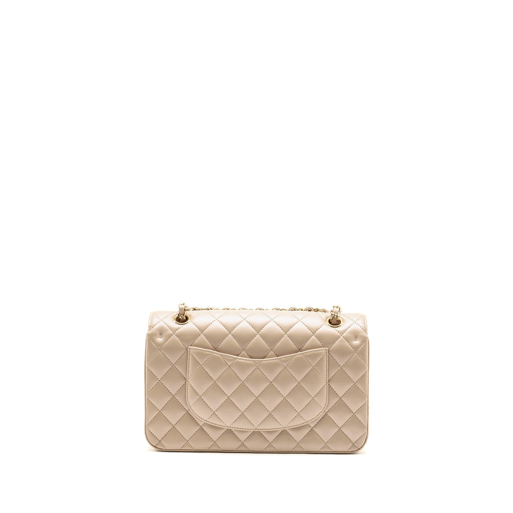 chanel-medium-classic-double-flap-bag-lambskin-iridescent-ivory-lghw-copy