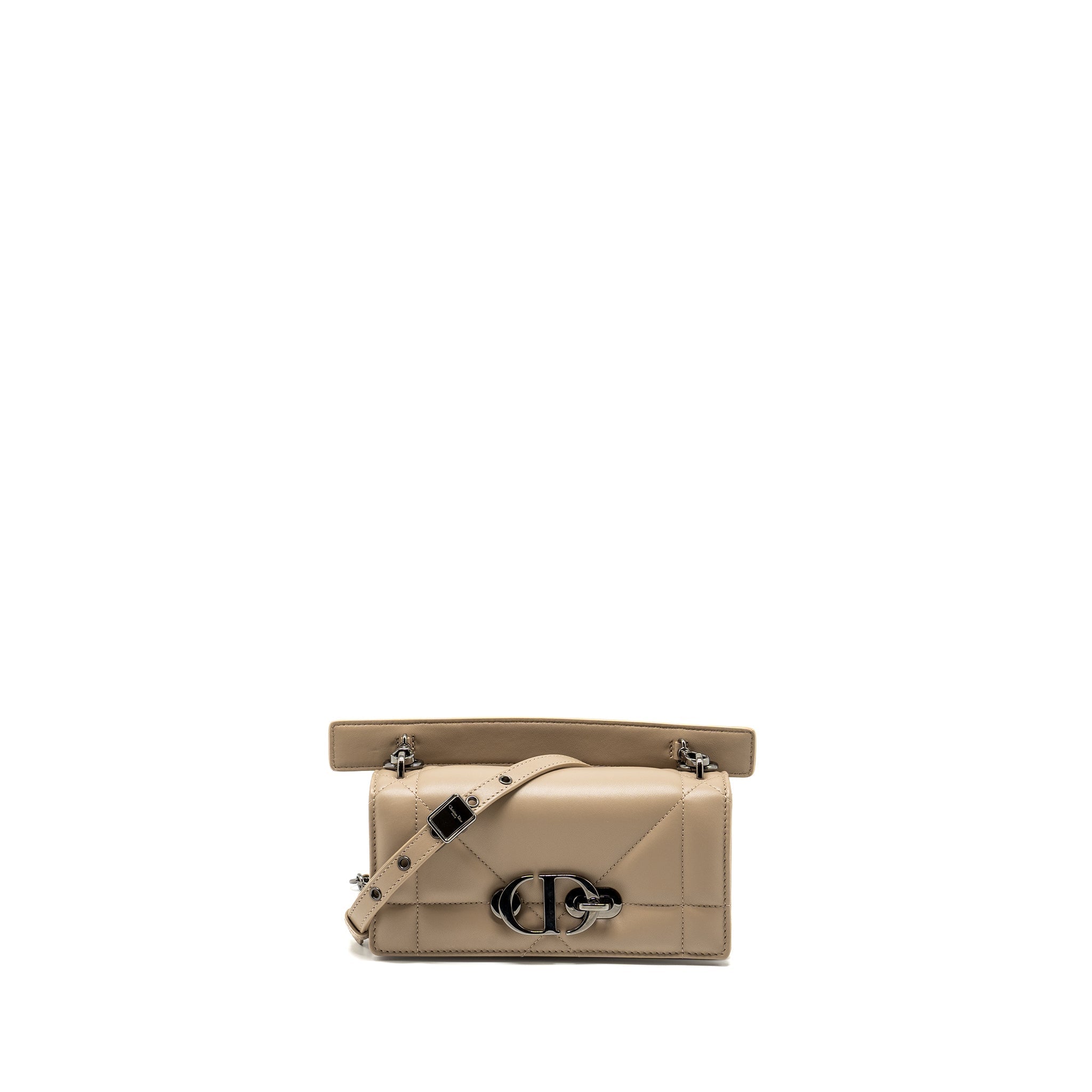 dior-30-montaigne-pouch-with-shoulder-strap-lambskin-beige-black-hardware-copy