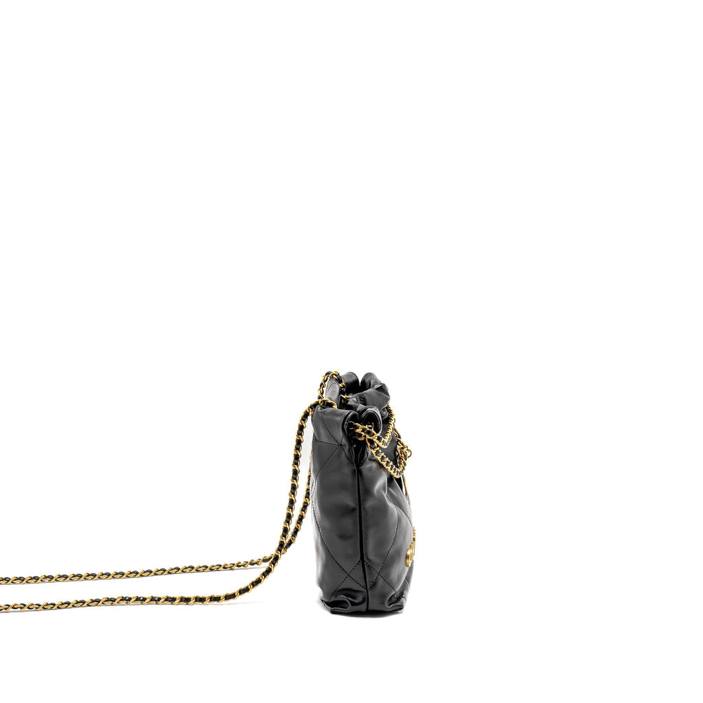 chanel-mini-22-bag-black