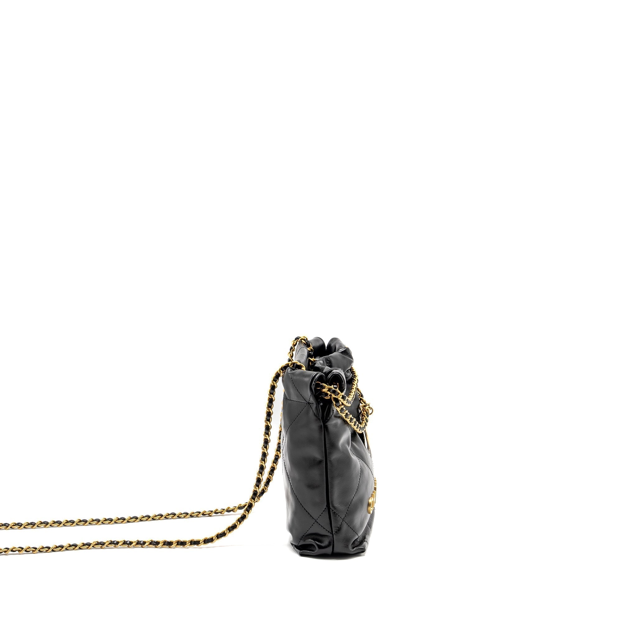 chanel-mini-22-bag-black