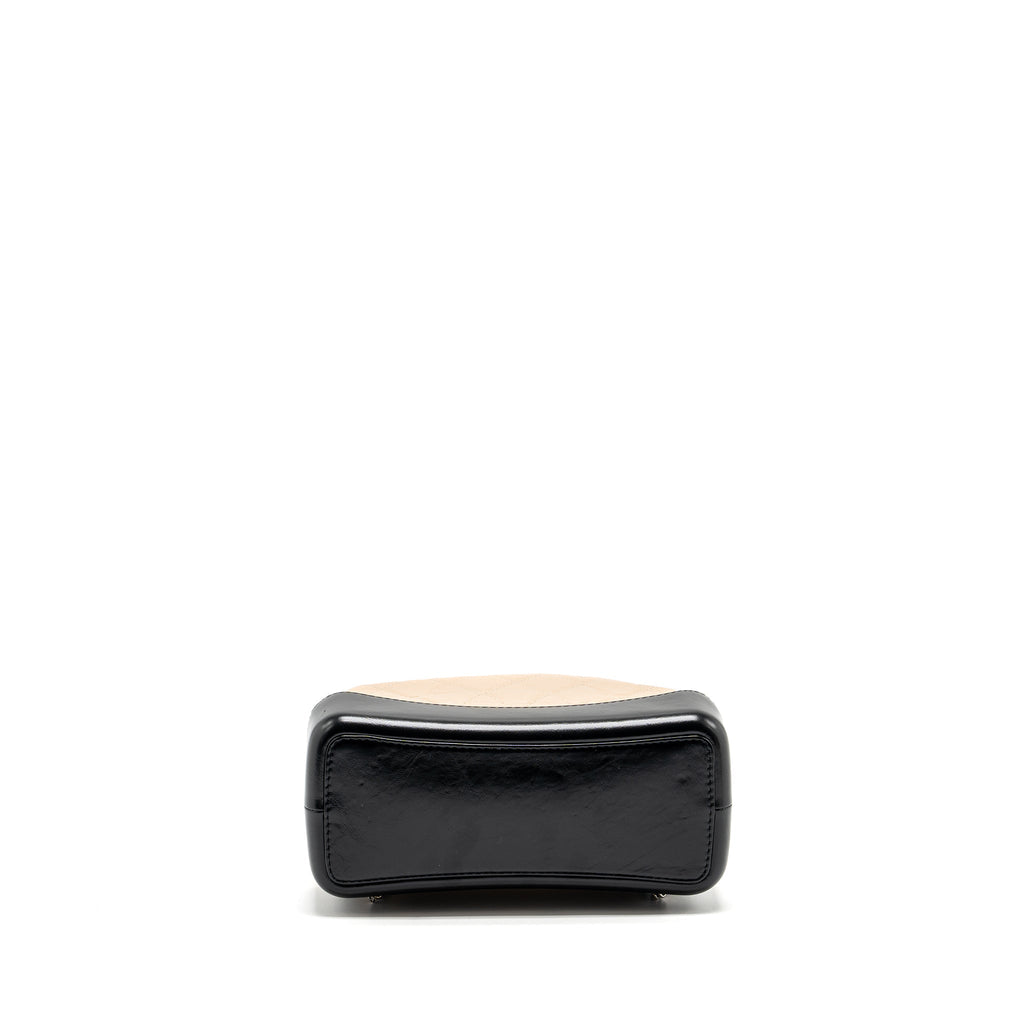 chanel-medium-gabrielle-backpack-aged-calfskin-beige-black-multicolour-hardware