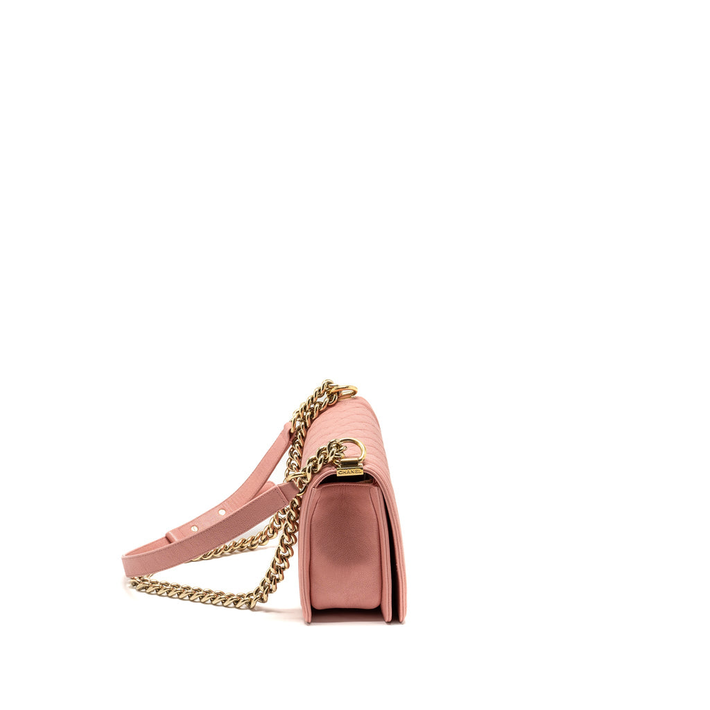 chanel-medium-boy-bag-caviar-pink-lghw