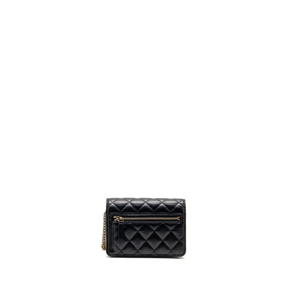 chanel-mini-2-55-reissue-wallet-on-chain-aged-calfskin-black-ghwmicrochip