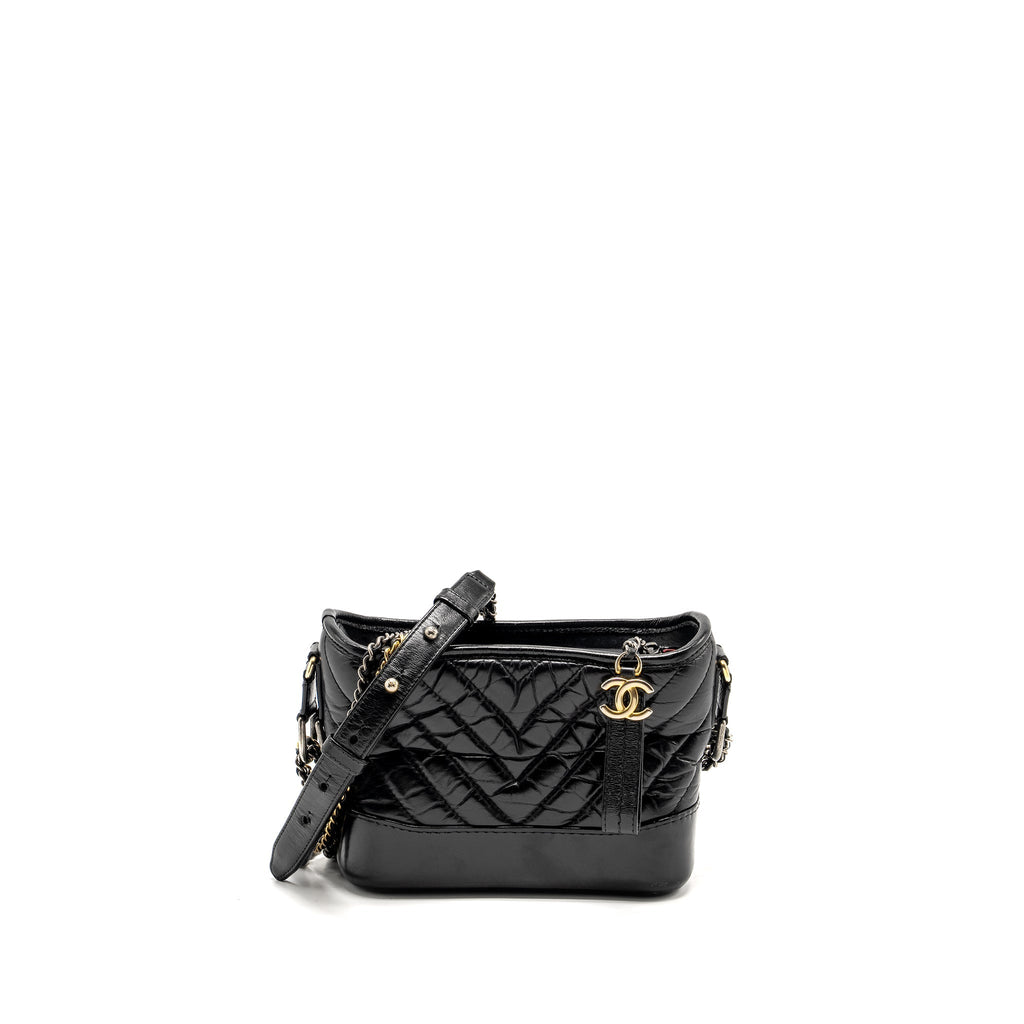 chanel-small-chevron-gabrielle-hobo-bag-calfskin-black-multicolour-hardware-1