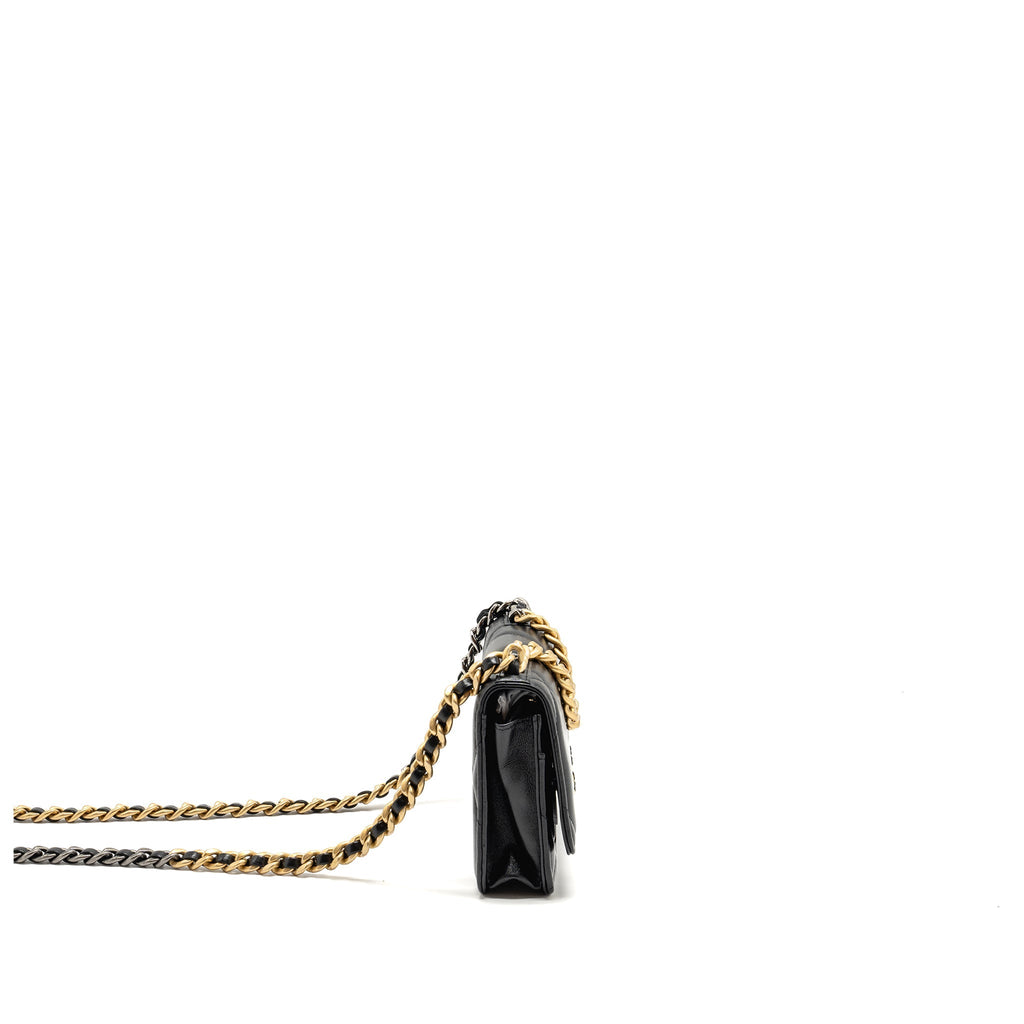 chanel-19-wallet-on-chain-lambskin-black-multicolour-hardware