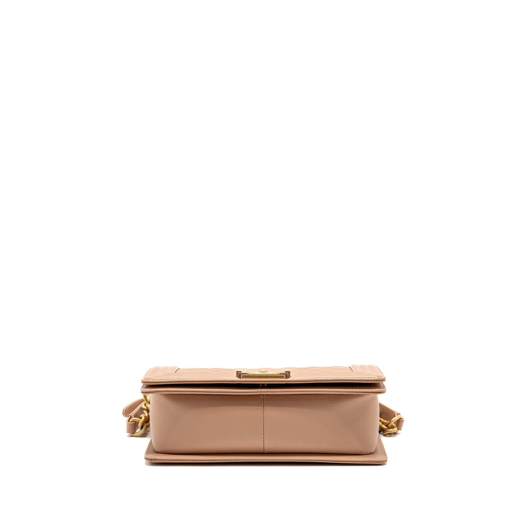 chanel-boy-bag-pink
