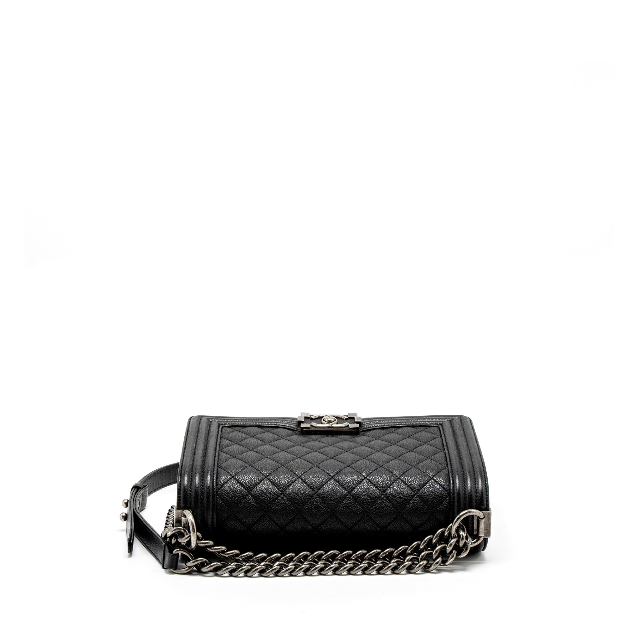 chanel-medium-boy-bag-grained-calfskin-black-ruthenium-hardware