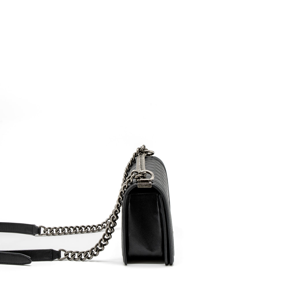 chanel-medium-boy-bag-grained-calfskin-black-ruthenium-hardware