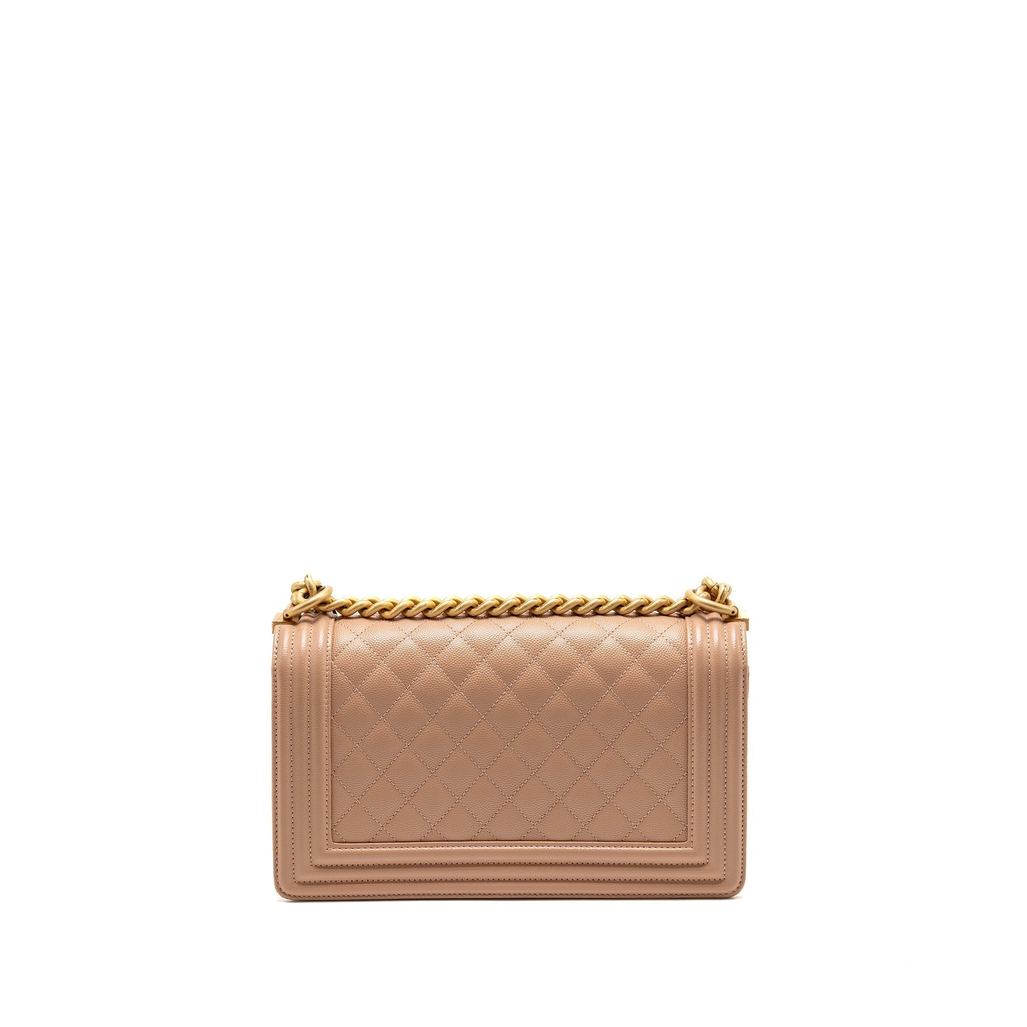 chanel-boy-bag-pink