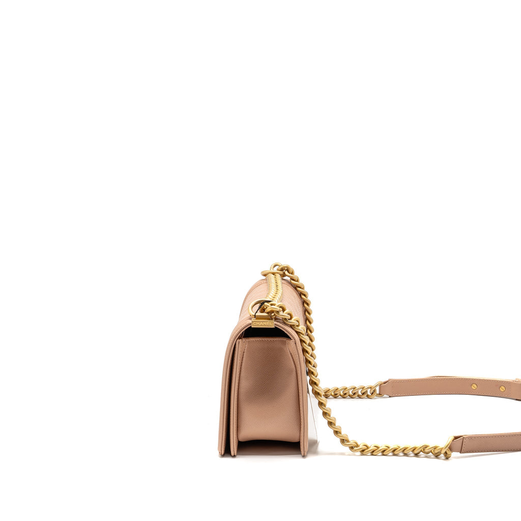 chanel-boy-bag-pink