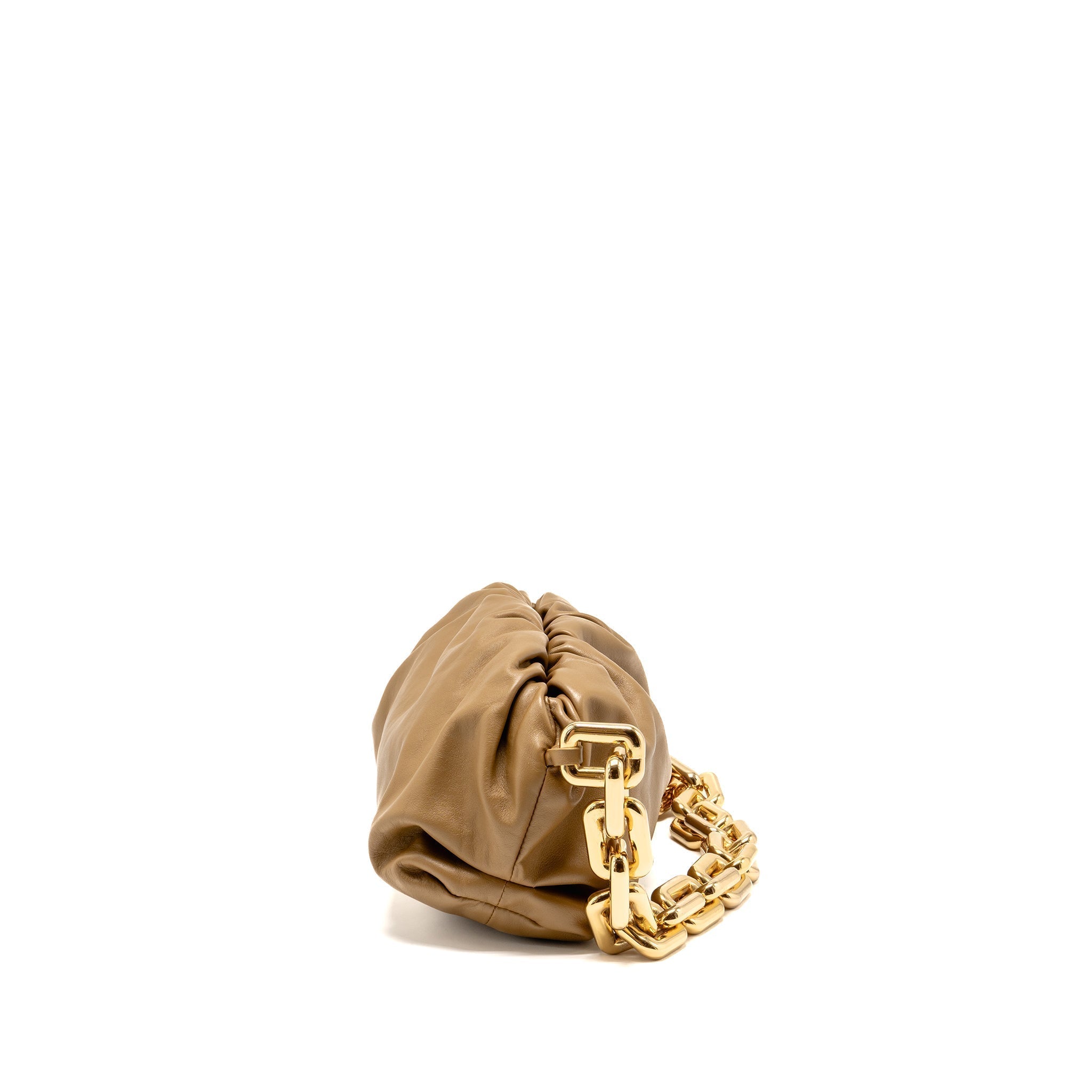bottega-veneta-chain-pouch-549ou