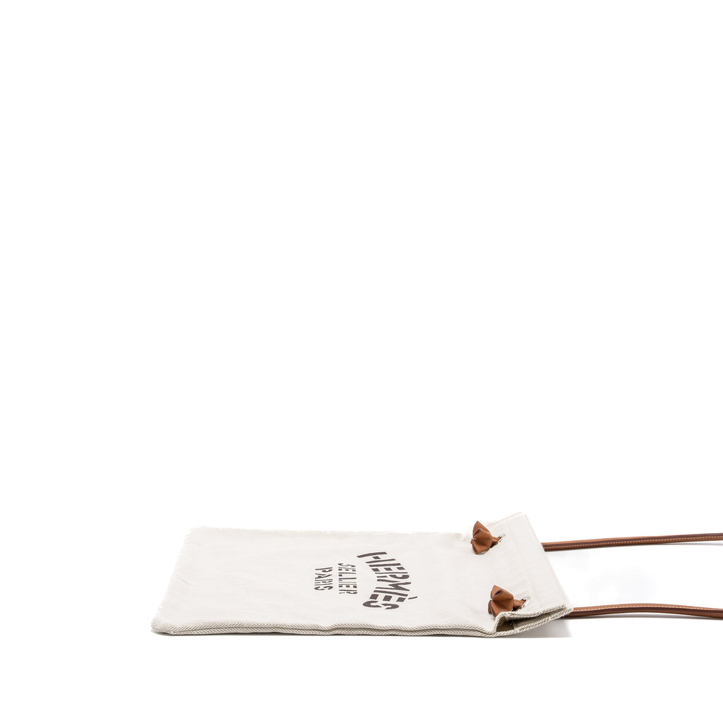 hermes-aline-grooming-bag-canvas-craie-gold