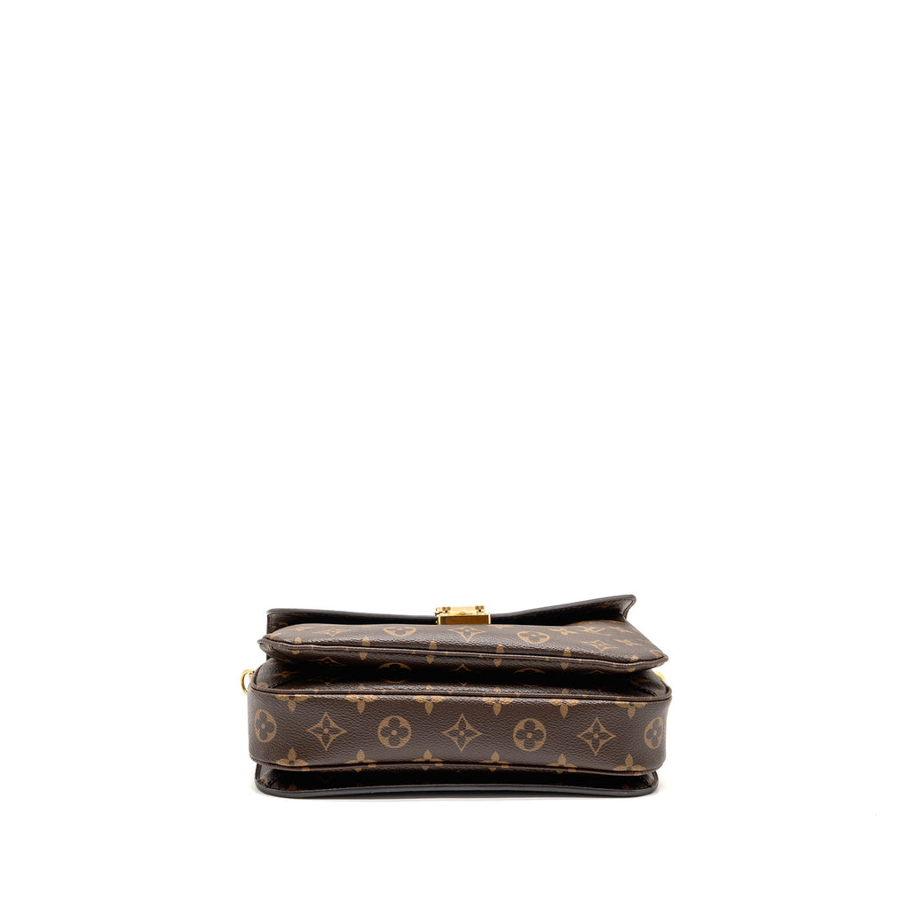 louis-vuitton-pochette-metis-monogram-canvas-ghw-33