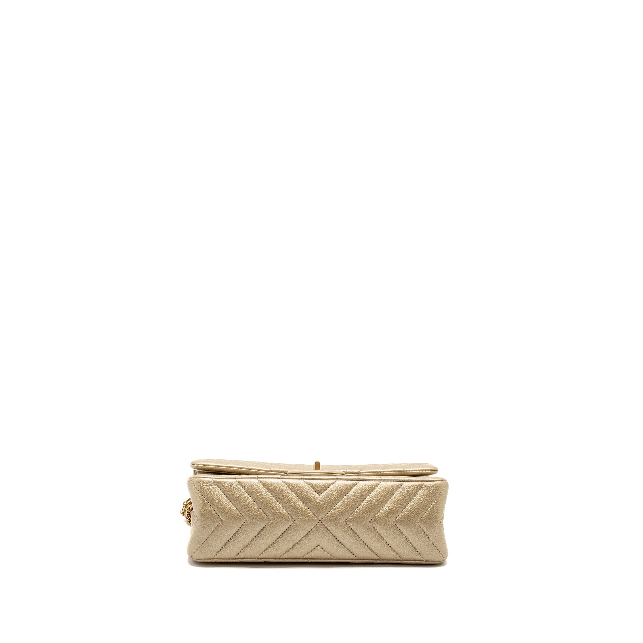 chanel-small-2-55-reissue-chevron-flap-bag-calfskin-gold-ghw