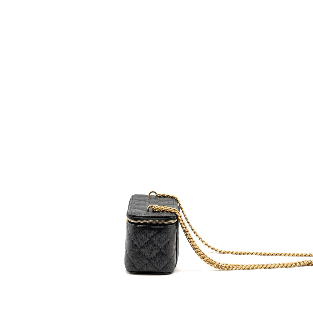 chanel-black-6
