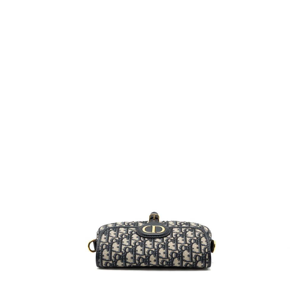 dior-bobby-east-west-bag-blue-oblique-jacquard-ghw-1