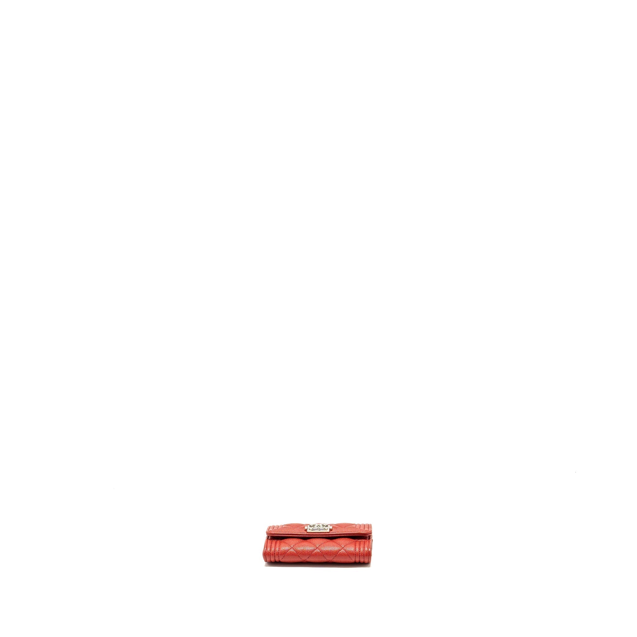 chanel-boy-flap-card-holder-caviar-red-shw