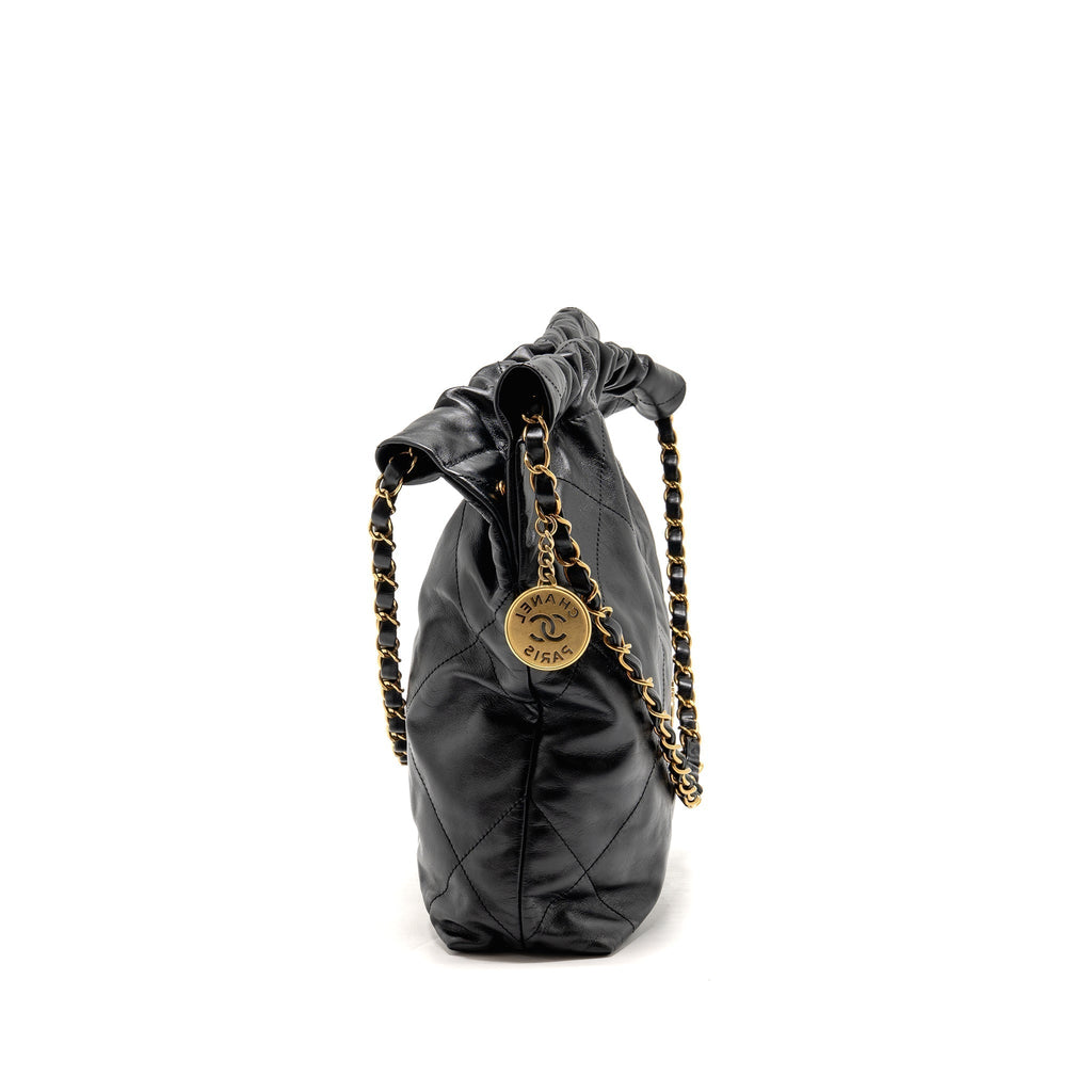 chanel-22-black-2