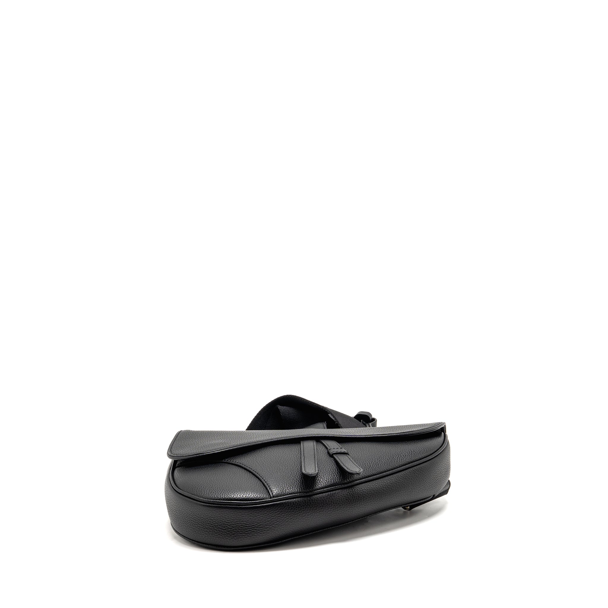 dior-homme-saddle-bag-calfskin-black-shw