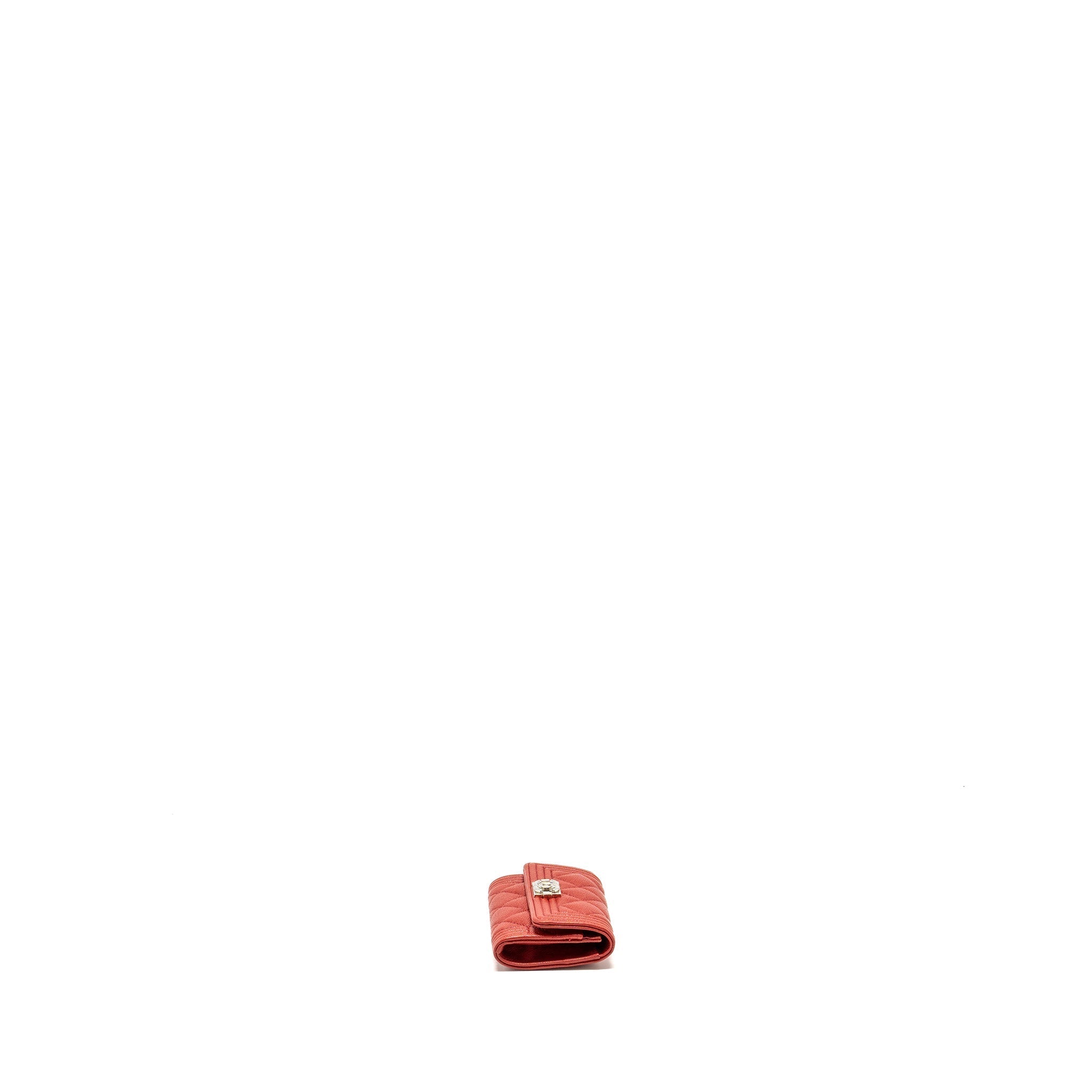 chanel-boy-flap-card-holder-caviar-red-shw