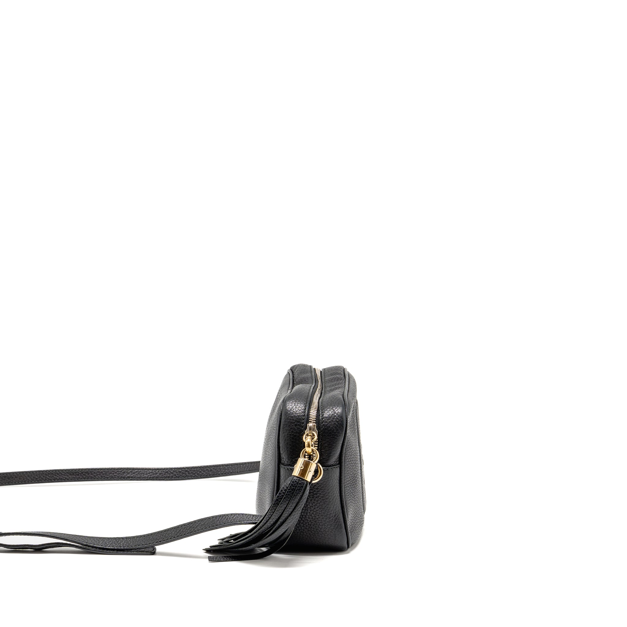gucci-soho-disco-camera-crossbody-bag-calfskin-black-lghw-2