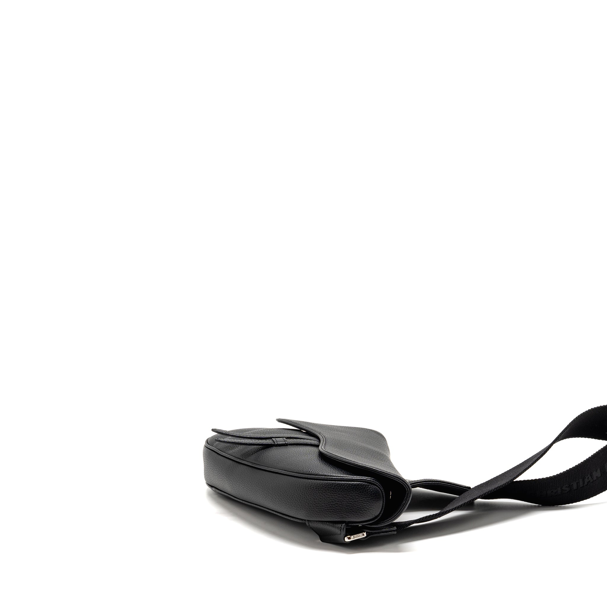 dior-homme-saddle-bag-calfskin-black-shw