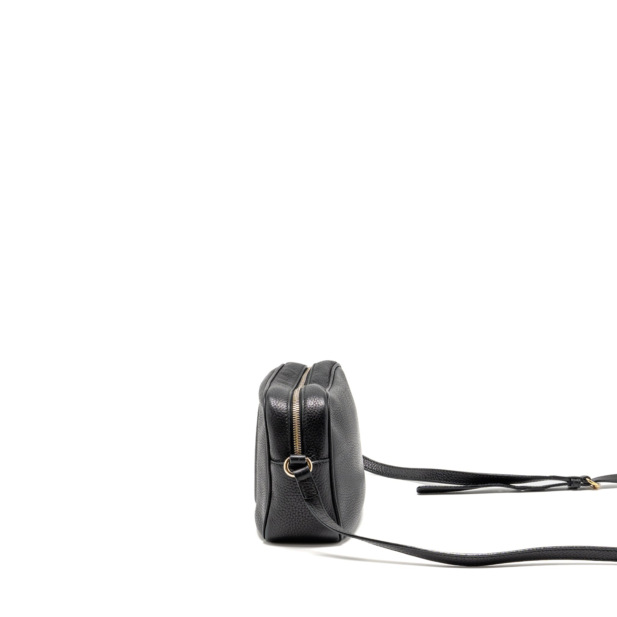 gucci-soho-disco-camera-crossbody-bag-calfskin-black-lghw-2